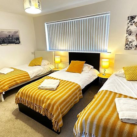 Kennedy Villa - 5 Bedroom House With Hot Tub, Wifi, Free Parkings, Close To Bicester Village 外观 照片