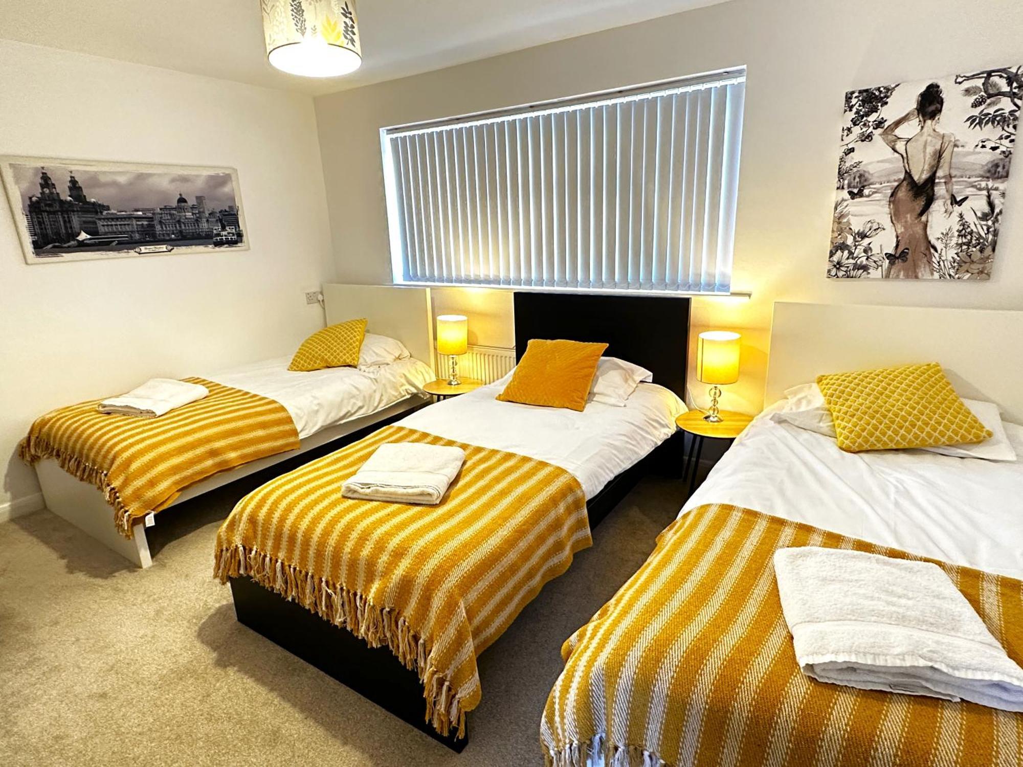 Kennedy Villa - 5 Bedroom House With Hot Tub, Wifi, Free Parkings, Close To Bicester Village 外观 照片