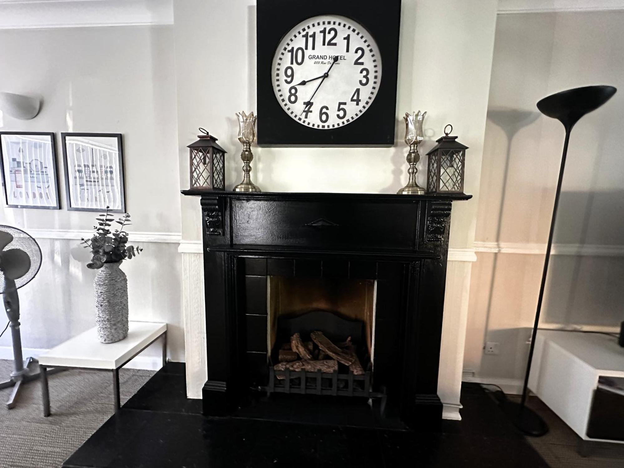 Kennedy Villa - 5 Bedroom House With Hot Tub, Wifi, Free Parkings, Close To Bicester Village 外观 照片