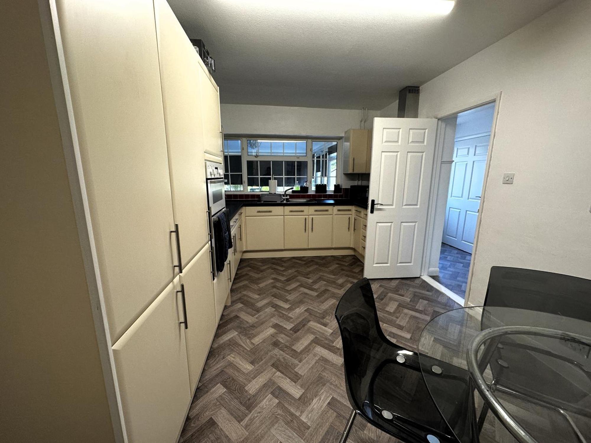 Kennedy Villa - 5 Bedroom House With Hot Tub, Wifi, Free Parkings, Close To Bicester Village 外观 照片