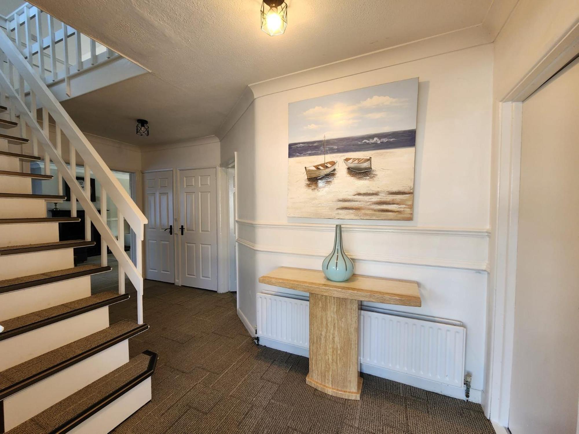 Kennedy Villa - 5 Bedroom House With Hot Tub, Wifi, Free Parkings, Close To Bicester Village 外观 照片