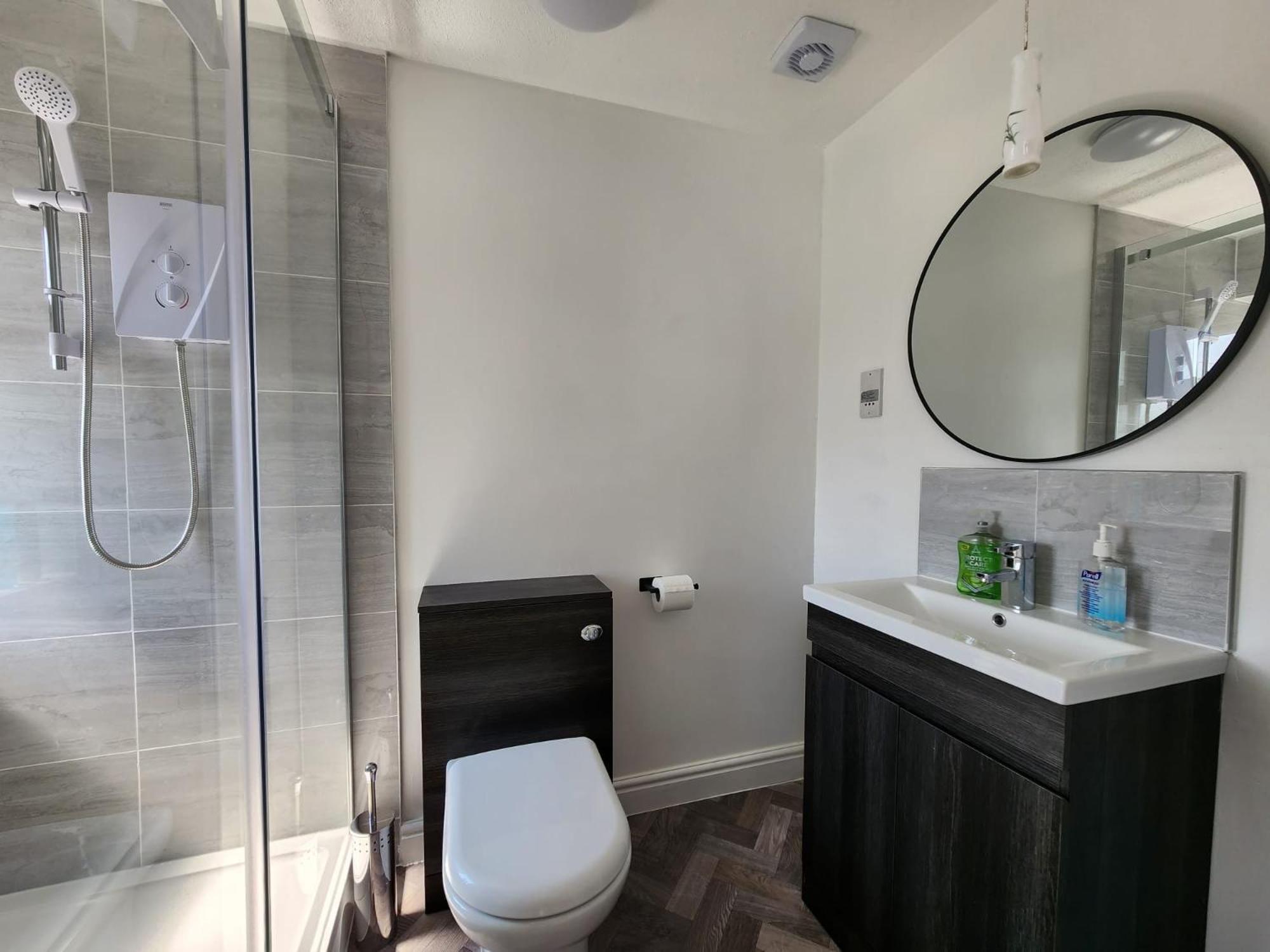 Kennedy Villa - 5 Bedroom House With Hot Tub, Wifi, Free Parkings, Close To Bicester Village 外观 照片