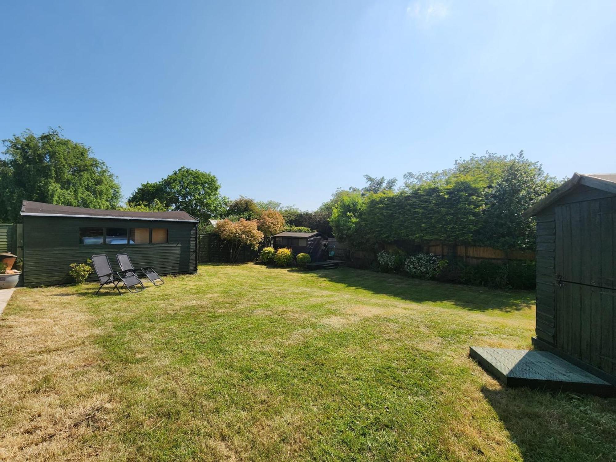 Kennedy Villa - 5 Bedroom House With Hot Tub, Wifi, Free Parkings, Close To Bicester Village 外观 照片